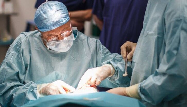 Kirurgija za odstranitev steklastega telesa očesa (vitrektomija)